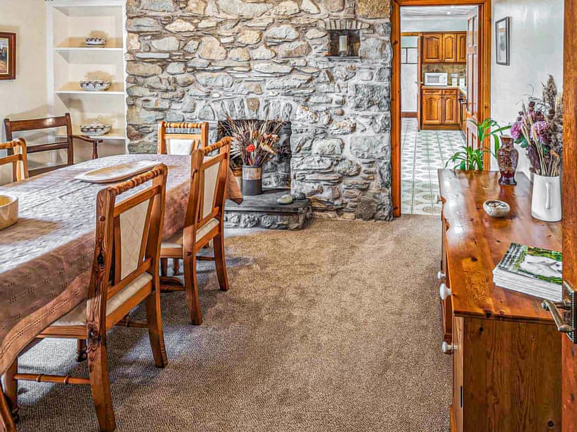 Dining room | Ty Fferm, Croesgoch