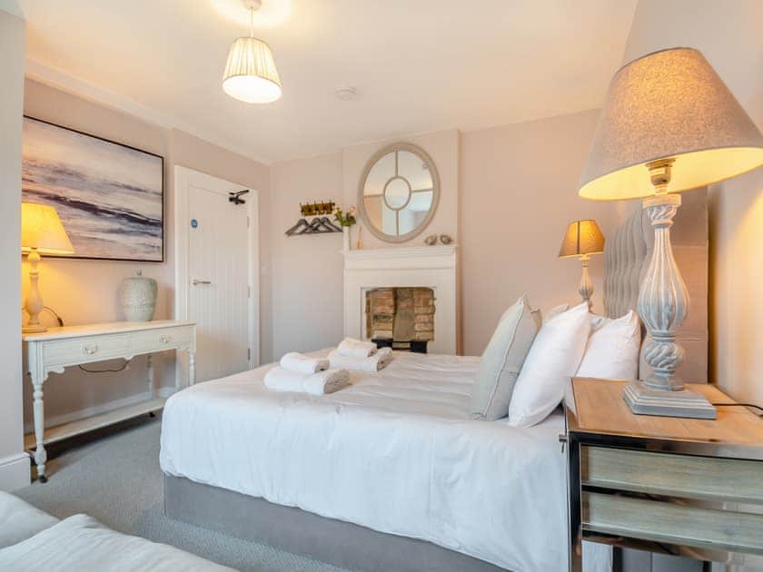 Bedroom 6 - Foxglove  | Abbey Barn Farmhouse, Barton Bendish, near Kings Lynn