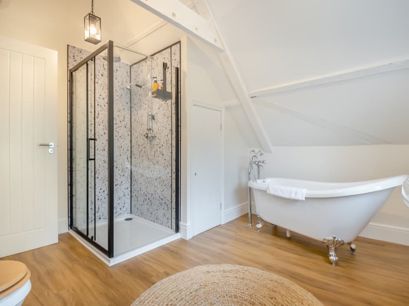 Foxglove Bathroom  | Abbey Barn Farmhouse, Barton Bendish, near Kings Lynn