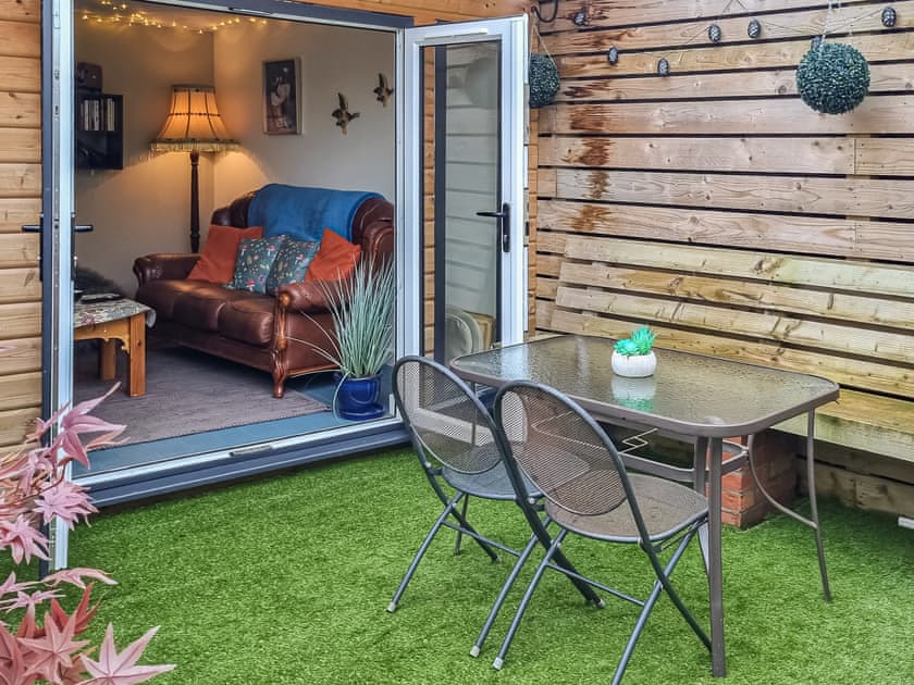 Sitting-out-area | Duck Cottage, Tholthorpe, near York