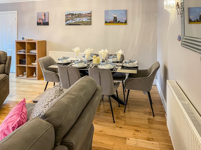 Living room/dining room | Rivendell Lodge, Leziate, near Kings Lynn