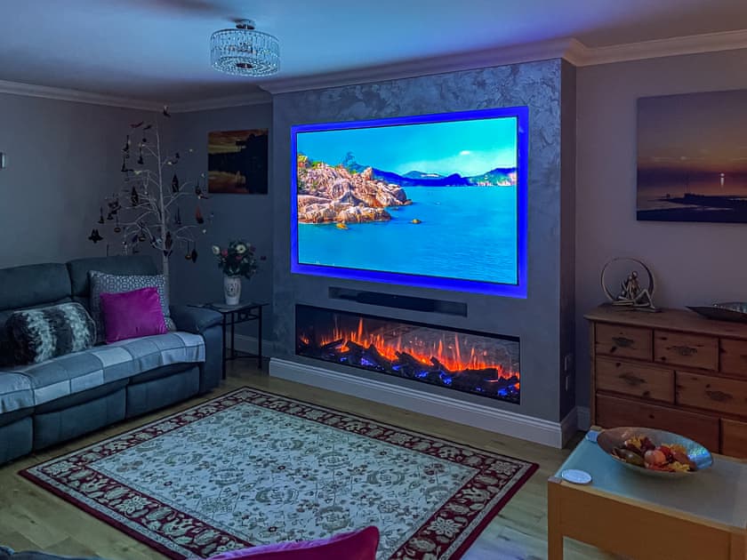 Living room/dining room | Rivendell Lodge, Leziate, near Kings Lynn