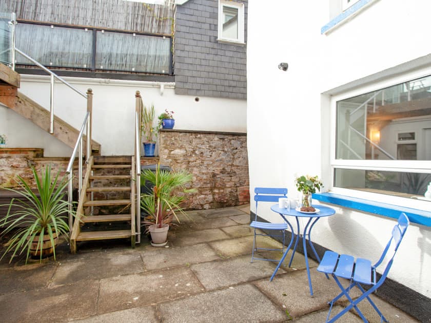 Courtyard/Sitting-out-area  | Barnhay Cottage, Stoke Gabriel, near Totnes