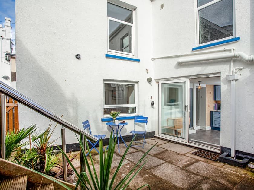 Courtyard/Sitting-out-area  | Barnhay Cottage, Stoke Gabriel, near Totnes
