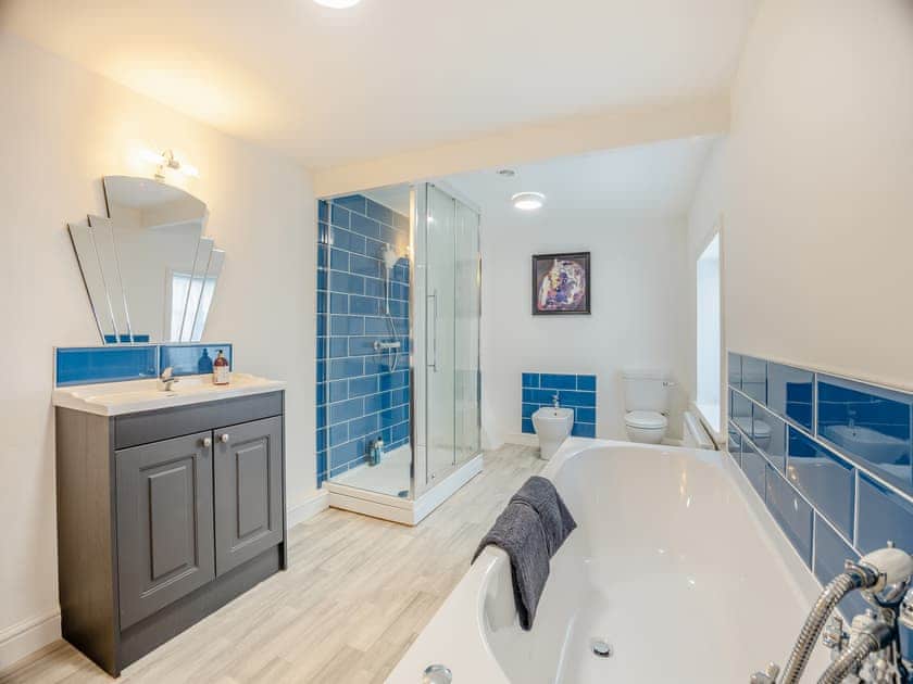 Bathroom | Misdale House, Louth