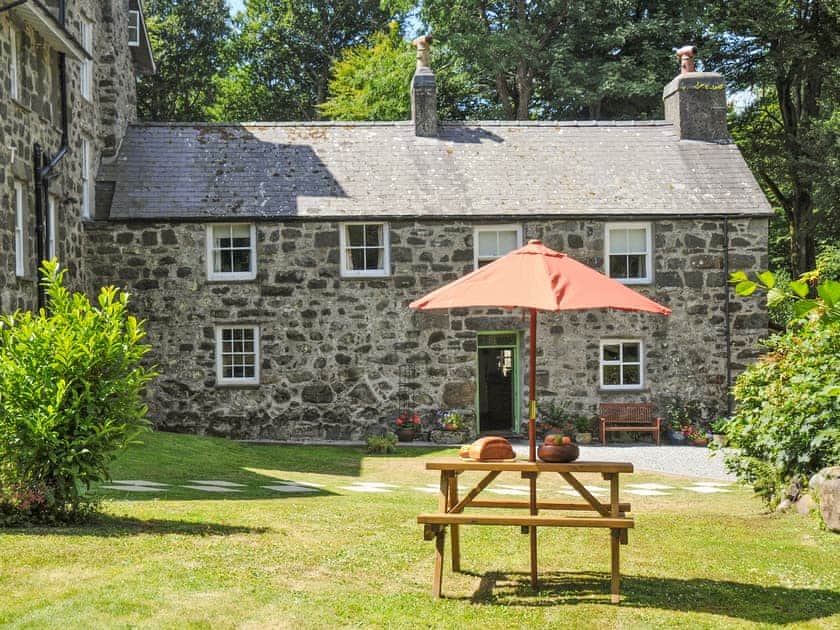Bwthyn yr Ardd - Criccieth Cottages, Criccieth