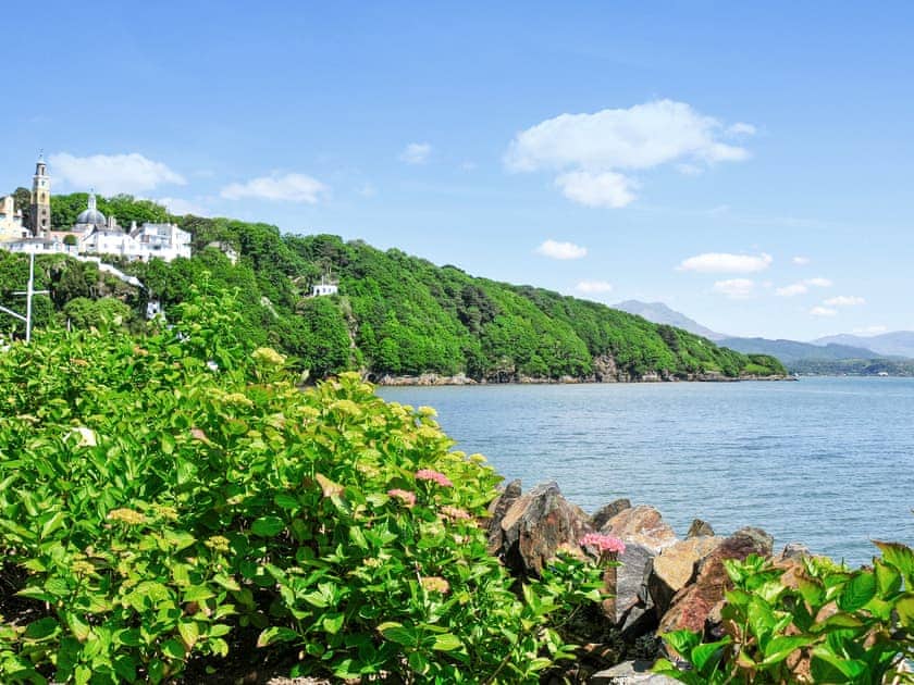 Bwthyn yr Ardd - Criccieth Cottages, Criccieth