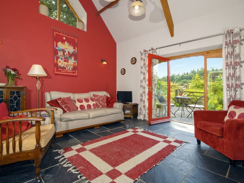 Ria’s Cottage, Landshipping