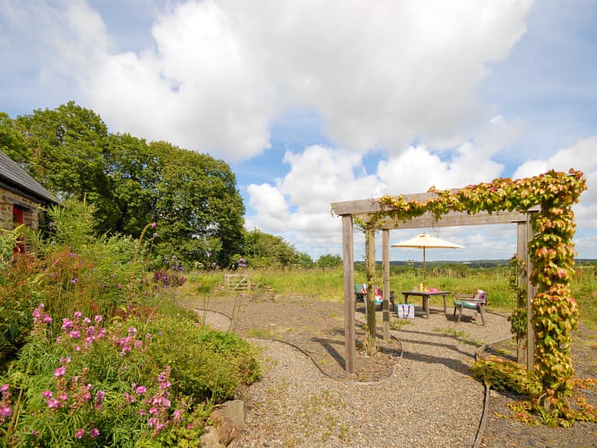 Ria’s Cottage, Landshipping