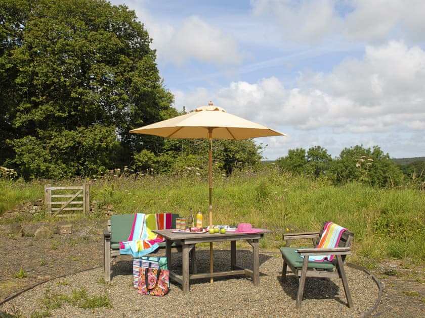 Ria’s Cottage, Landshipping