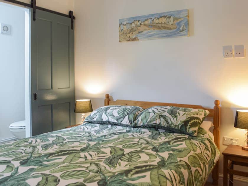 Double bedroom | Cwtch Wrth Plas - Plas Cottages, Talgarreg