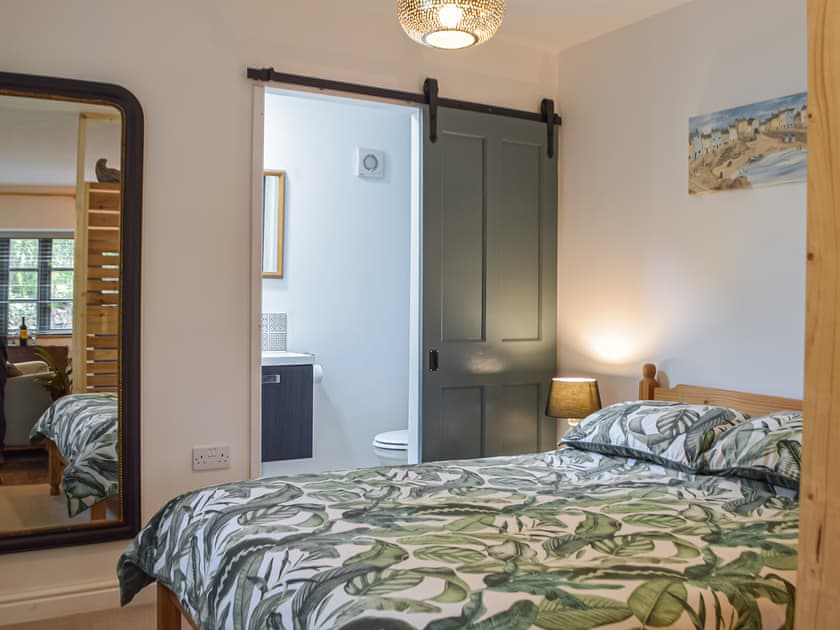 Double bedroom | Cwtch Wrth Plas - Plas Cottages, Talgarreg