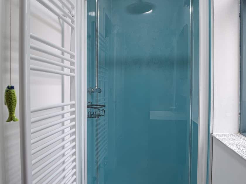Bathroom | Cwtch Wrth Plas - Plas Cottages, Talgarreg