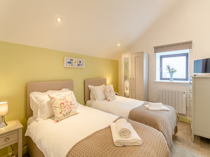 Twin bedroom | Baxter Barn, Carleton, near Skipton