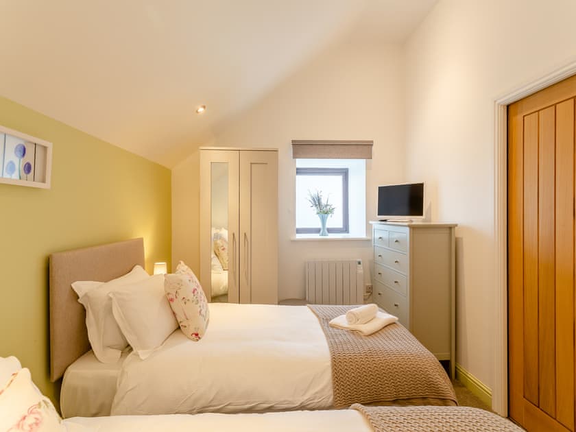 Twin bedroom | Baxter Barn, Carleton, near Skipton