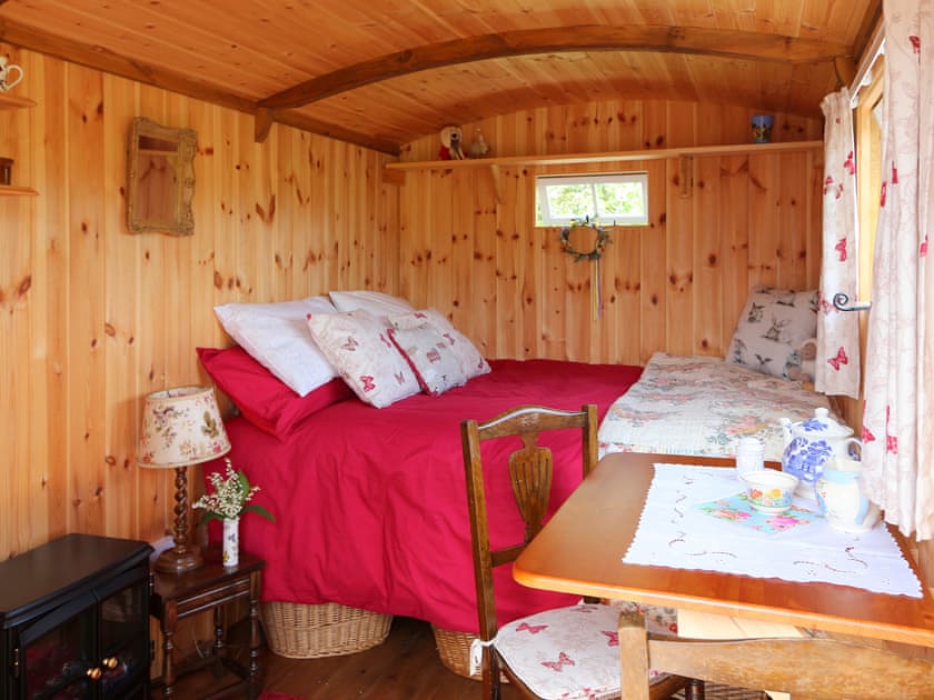 Apple Blossom Hut, Shepton