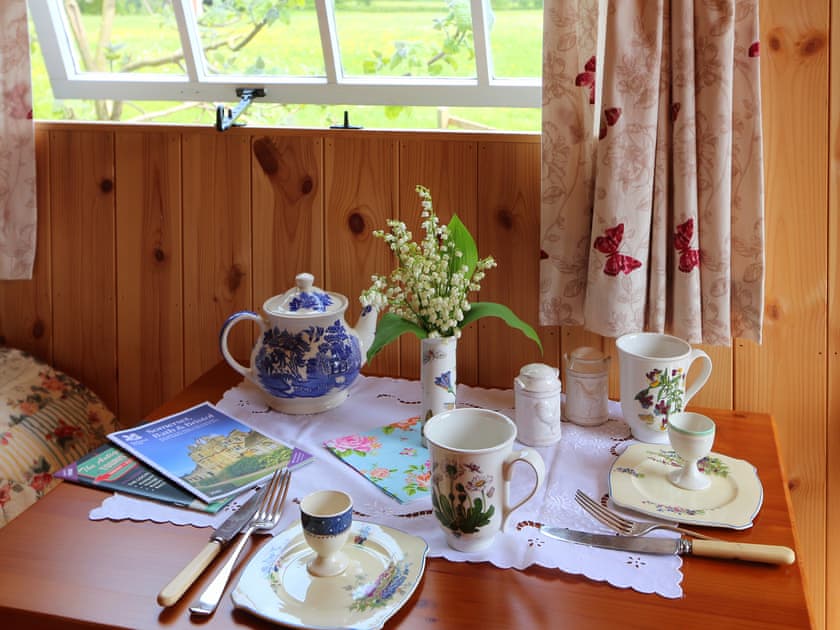 Apple Blossom Hut, Shepton