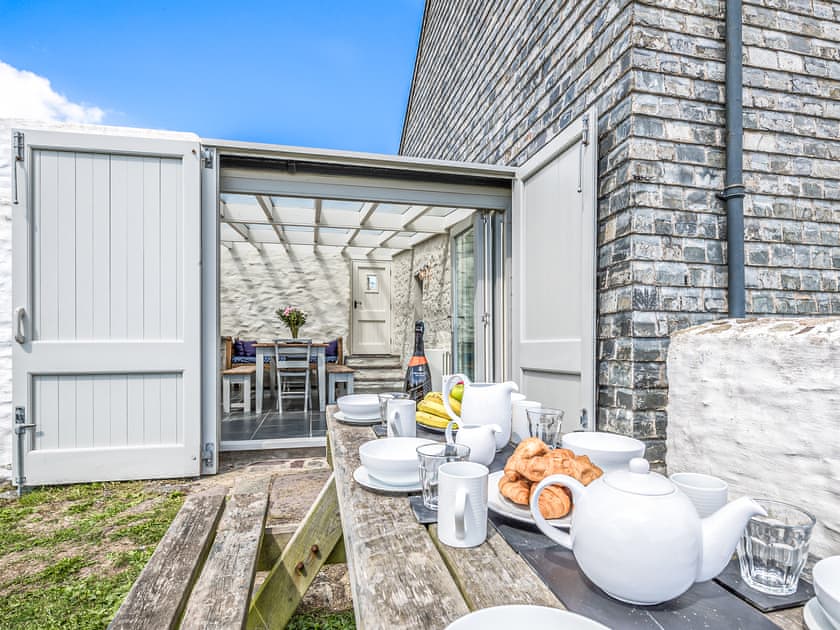 Wdig Farmhouse - Wdig Cottages, Whitesands, near St Davids