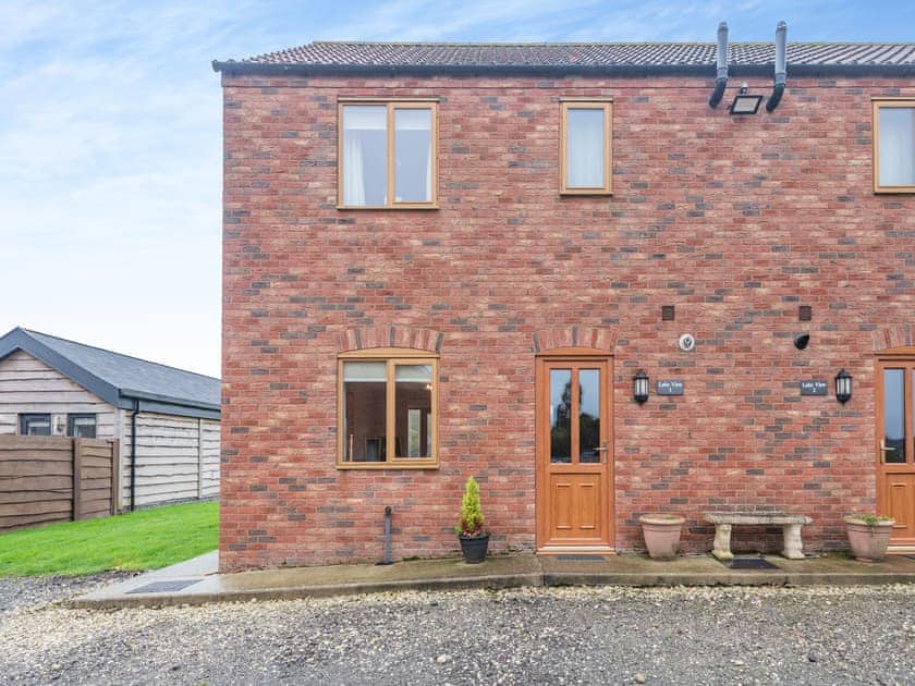 Exterior | Lake View 1 - Grange Farm Park, Louth