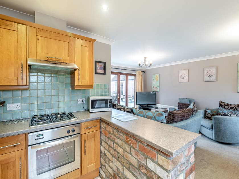 Kitchen | Walnut Cottage - Grange Farm Park, Louth