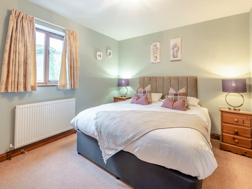 Bedroom | Walnut Cottage - Grange Farm Park, Louth