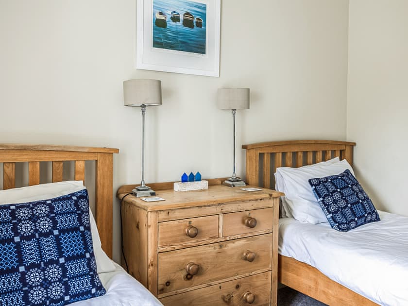 Twin bedroom | Goat Street Cottage, St.Davids