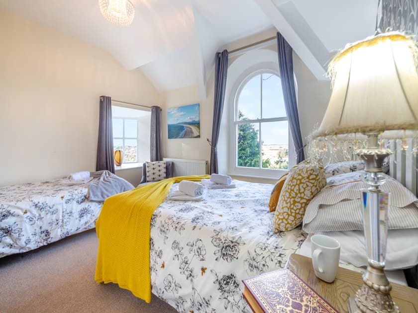 Double bedroom with additional single bed | Noddfa, Harlech