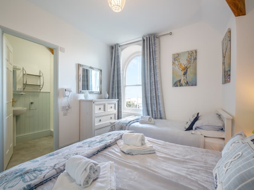 Family bedroom with a double and a single bed | Noddfa, Harlech