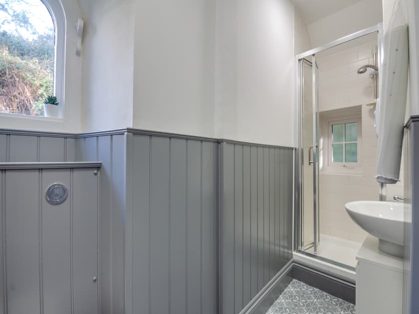 Bathroom | Noddfa, Harlech