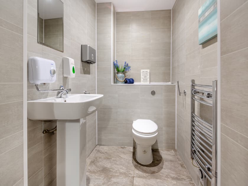 Bathroom | Noddfa, Harlech