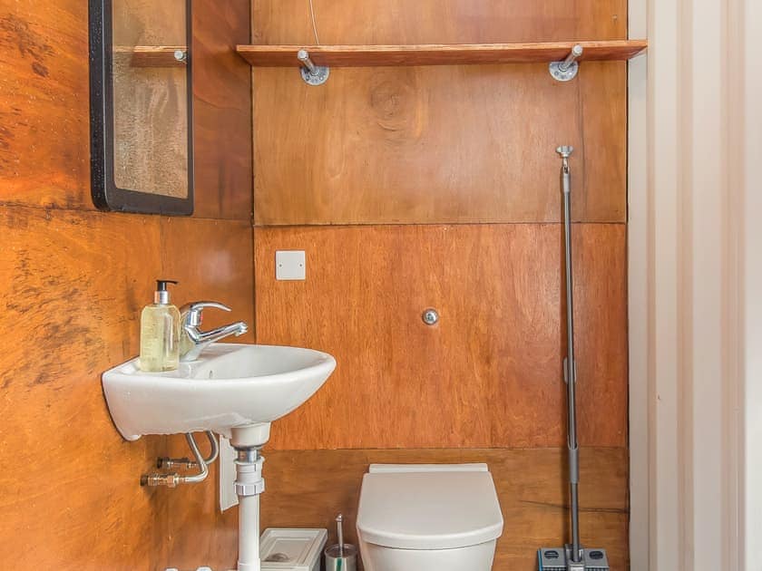 Ty Cwch Caban 1 - Ty Cwch Glamping, Llwyndafydd, Llandysul