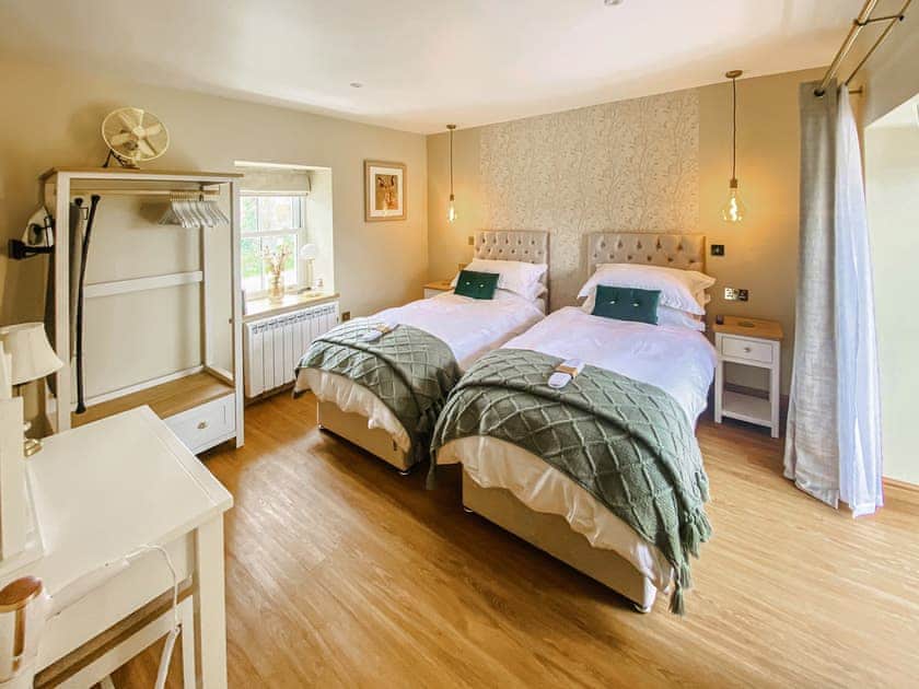Twin bed set up (by request) | Bumblebee Cottage - Ballavolley Cottages, Ballaugh
