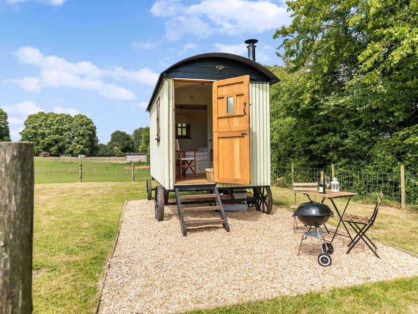 Buttercup Hut, Chiddingly