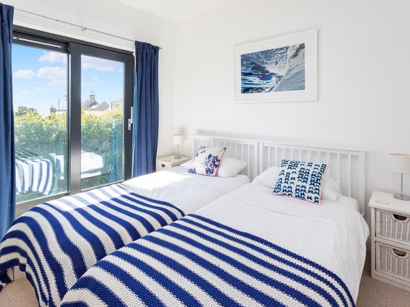 No.9 The Retreat, Rhosneigr