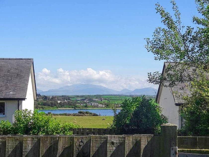 No.9 The Retreat, Rhosneigr