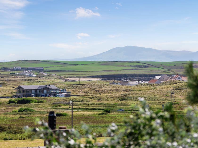 No.9 The Retreat, Rhosneigr