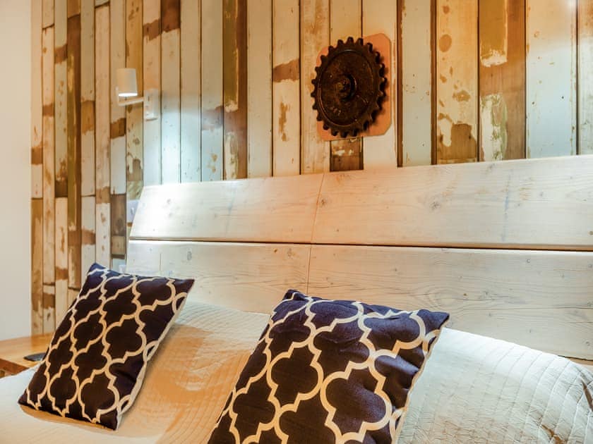 Double bedroom | Malvern Hills Lodge, Malvern