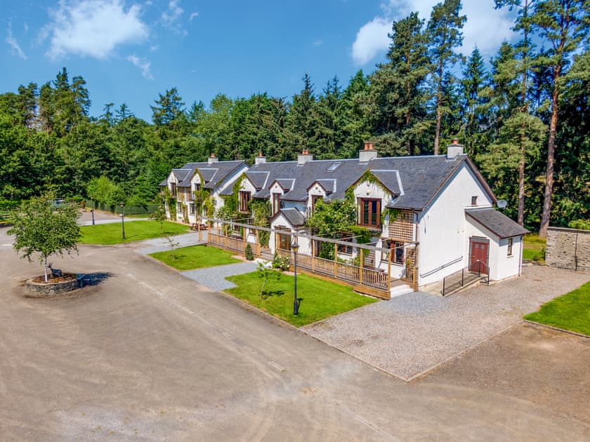 Exterior | Family Lodge No.2 The Place Downstairs - Atholl Palace Holidays, Pitlochry