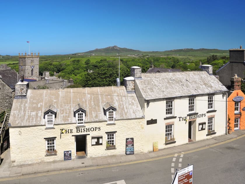 Old Cross Square Garden Apartment, St Davids