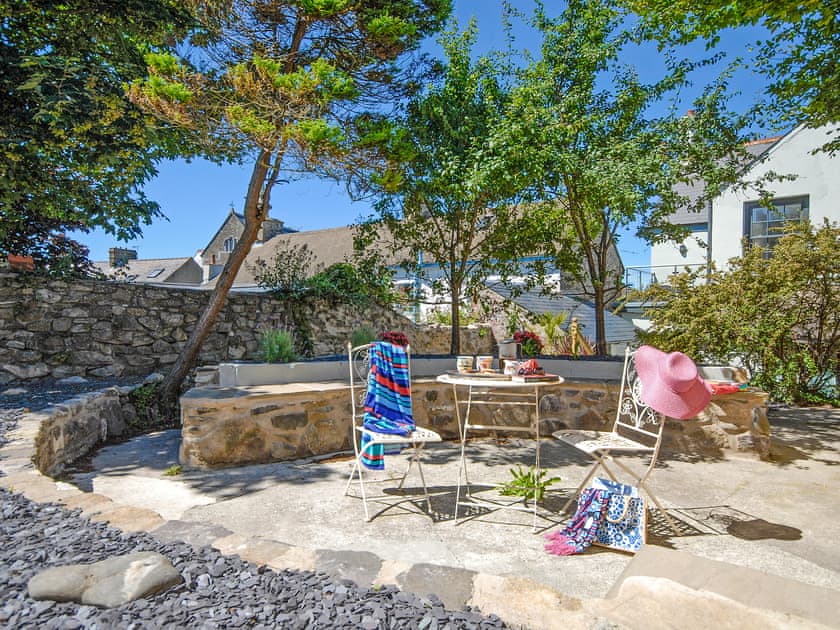 Old Cross Square Garden Apartment, St Davids