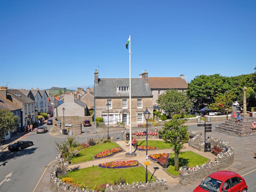 Old Cross Square Garden Apartment, St Davids