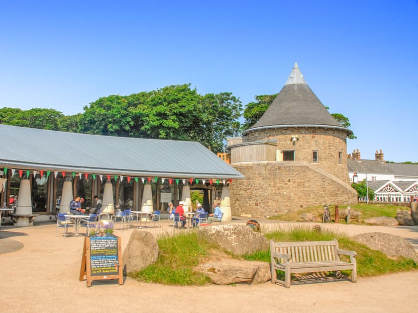 Old Cross Square Garden Apartment, St Davids