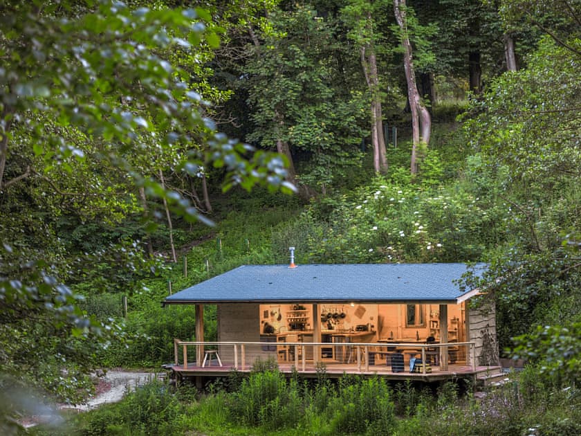 Seren - Redwood Valley Cabins and Yurts, Presteigne