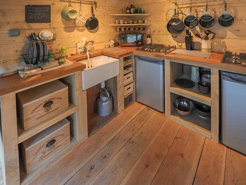 Seren - Redwood Valley Cabins and Yurts, Presteigne