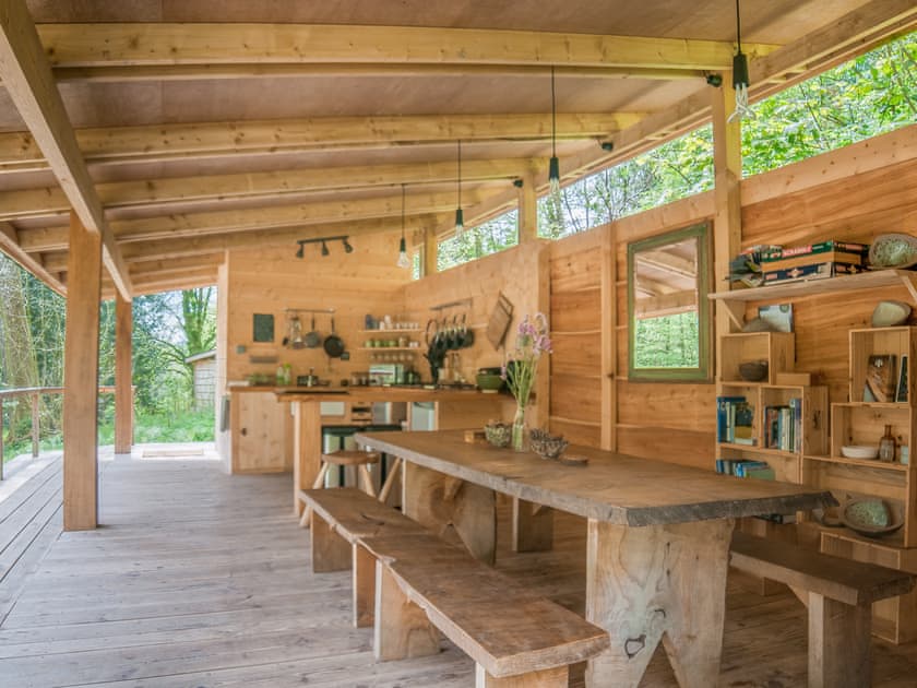 Seren - Redwood Valley Cabins and Yurts, Presteigne