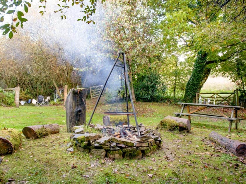 Outdoor area | The Threshing Barn - Middle Corscombe, Sampford Courtenay, Okehampton