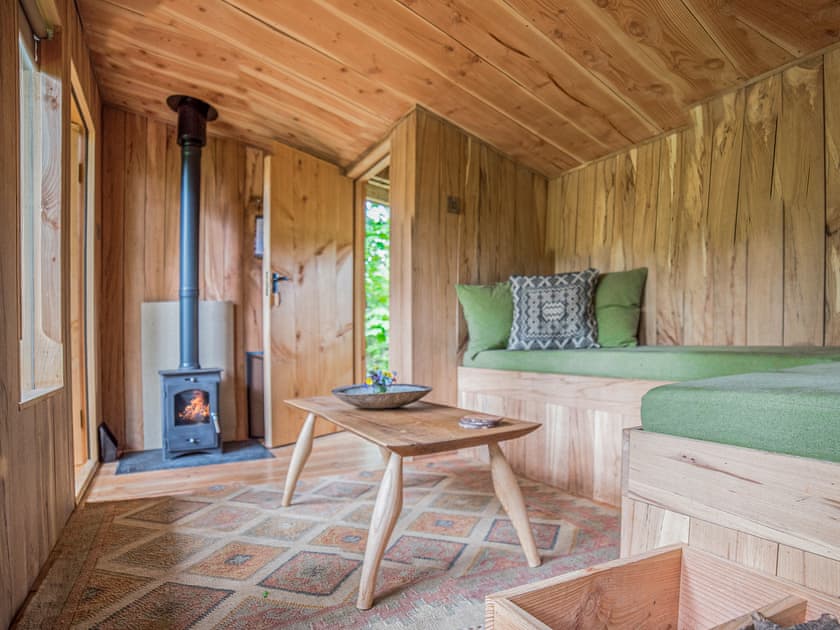 Treetop Cabin - Redwood Valley Cabins and Yurts, Presteigne