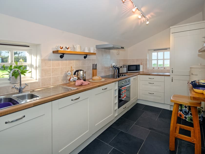 Pencaer - Yr Hafan Holiday Cottages, Llanrhian, near Porthgain
