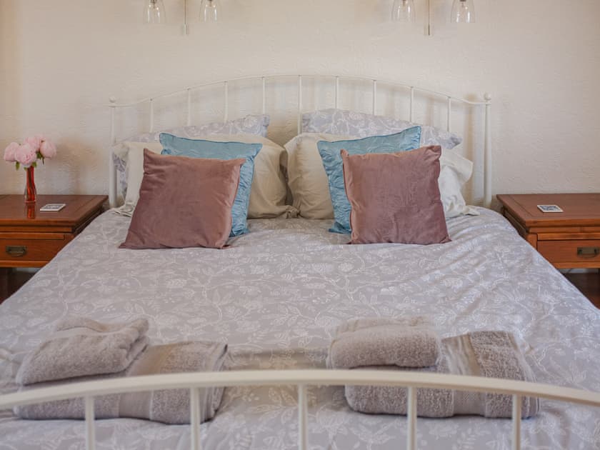 Double bedroom | Lavenham Coconut Mill, Lavenham, near Sudbury