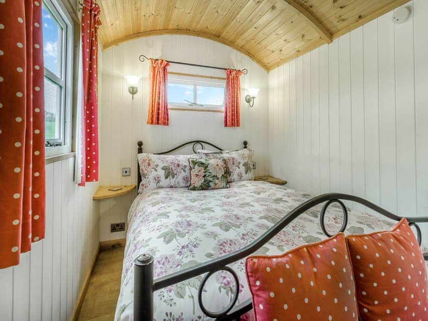 Double bedroom | Shepherds Hut - Morrells Wood Farm, Leighton, near Shrewsbury